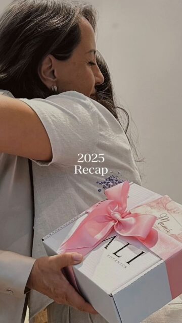 2025 nos recordó por qué empezamos 🌿
Por lo natural.
Por lo consciente.
Por cuidarnos desde adentro hacia afuera.
Gracias por elegirnos, por confiar, por volver.
Seguimos creciendo, aprendiendo y creando con el corazón.
✨ Lo mejor está por venir.
#AliBotanics #CierreDeAño #BellezaConsciente