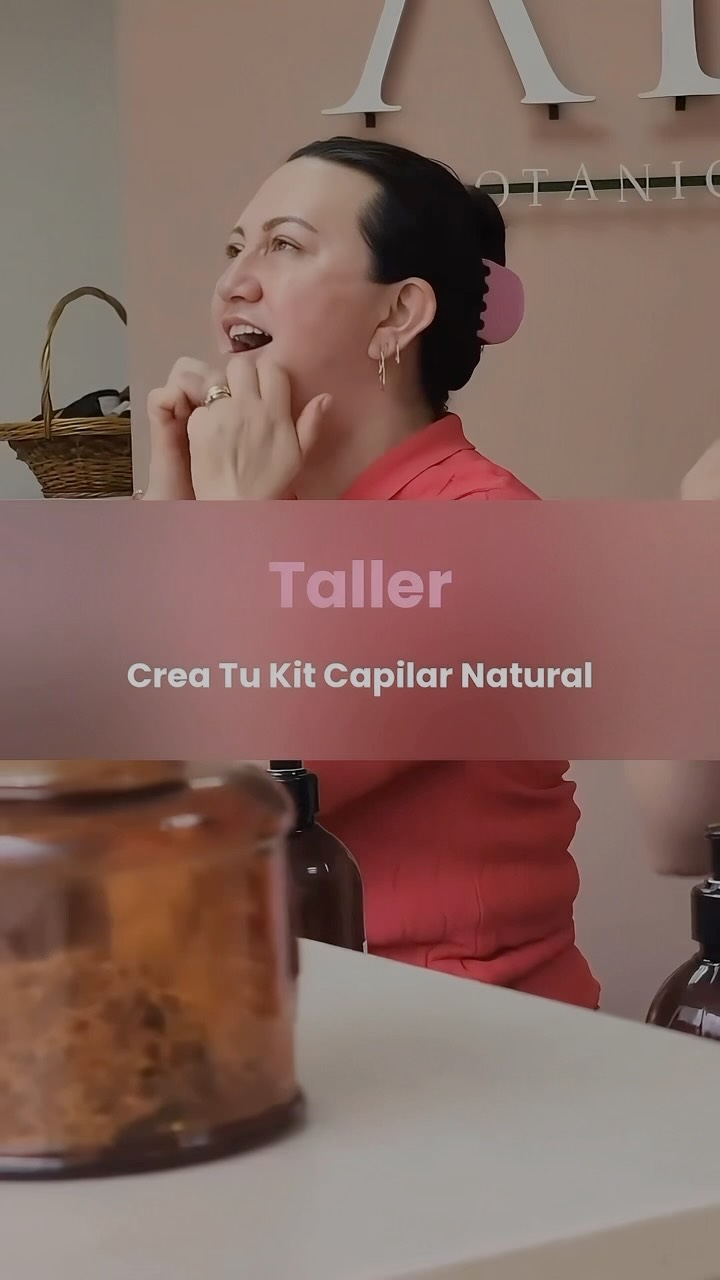 Es nuestro aniversario y queremos festejar con ustedes con algo hermoso que creamos: nuestro nuevo Taller: Kit Capilar Natural 🌿

Vas a crear tu propio kit capilar 100% natural y orgánico, personalizado para ti:

✨ Pre shampoo
✨ Shampoo
✨ Acondicionador

Y eso no es todo… recibirás una masterclass del famoso scalp massage, para que tu cabello crezca más fuerte, mejores tu circulación y relajes mente y cuerpo.

No pueden faltar las mimosas, vitamine water y muchas sorpresas más 💕

📍 Showroom Quito, República del Salvador y Suiza, Edificio Euro, piso 3
📅 29 de agosto
🕐 Horarios: 11am y 3pm
💵 Costo: $45

Cupos limitados — reserva el tuyo ✍🏼

#ALIBotanics #TallerCapilar #CuidadoNatural #ScalpMassage #SelfCare Quito