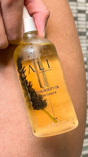 Los DÚOS de septiembre llegaron ✨✨

Tus productos favoritos ahora están juntos y con precios especiales.

Desde el cuidado capilar hasta el cuidado facial y corporal, hemos creado combinaciones con ingredientes 100% naturales para que disfrutes más de lo que amas, pagando menos.

Descubre el dúo ideal para tu rutina y aprovecha esta edición especial por tiempo limitado.

Porque cuidarte bien también puede ser natural.

#AliBotanics #DúosDeJunio #CosméticaNatural #CuidadoCapilar #CuidadoFacial CuidadoCorporal ProductosNaturales BellezaNatural AliBotanicsEcuador