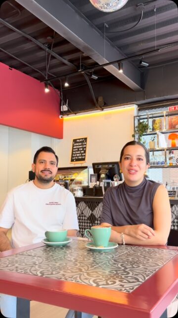 ✨✨Giveaway alert!! ✨✨

Gana 1 CUPO  para nuestro increíble taller Coffee & Hair Club ☕️🍃+ 1 GIFT CARD de $30 dólares de consumo en @palatu.audiobar 

1. Etiqueta a tus tres personas favoritas con las que irías al taller y comenta  porque deberías ganar este cupo 🍒

2. Comparte este reel en tus historias y etiquétanos (si tienes cuenta privada mándanos por DM una captura de pantalla)

Y listo! Good luck a todas ✨🍃🍒

Anunciaremos la ganadora el 5 de octubre del 2026

Les dejamos la info:✨Llega el Coffee & Hair Club, tu nuevo taller favorito en edición especial junto a @palatu.audiobar 

Esto es lo que te espera:
🧴 Creas tu propio kit natural: shampoo, acondicionador y pre shampoo
💆‍♀️ Master class de Hair Massage para frenar la caída y activar el crecimiento
☕ Soft drink + coffee + tú eliges: ¿team sal o team dulce?
🎨 Cerramos con show de barista y arte latte

Fecha: 10 de octubre 
Hora: 11am a 1pm
Lugar: Palatu, Catalina Aldaz
Costo: $45

*cuentas falsas y perfiles que se dediquen a spam de Giveaway serán eliminadas